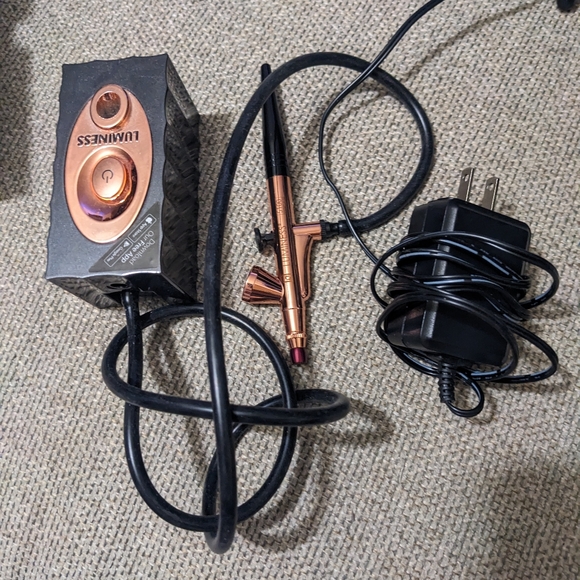Luminess Airbrush System in original box - Picture 2 of 2